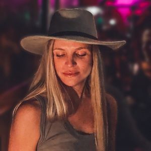 Meet your Posher, Sophia